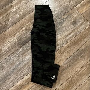 Bombshell sportswear Camo Leggings - Dark Green/Black